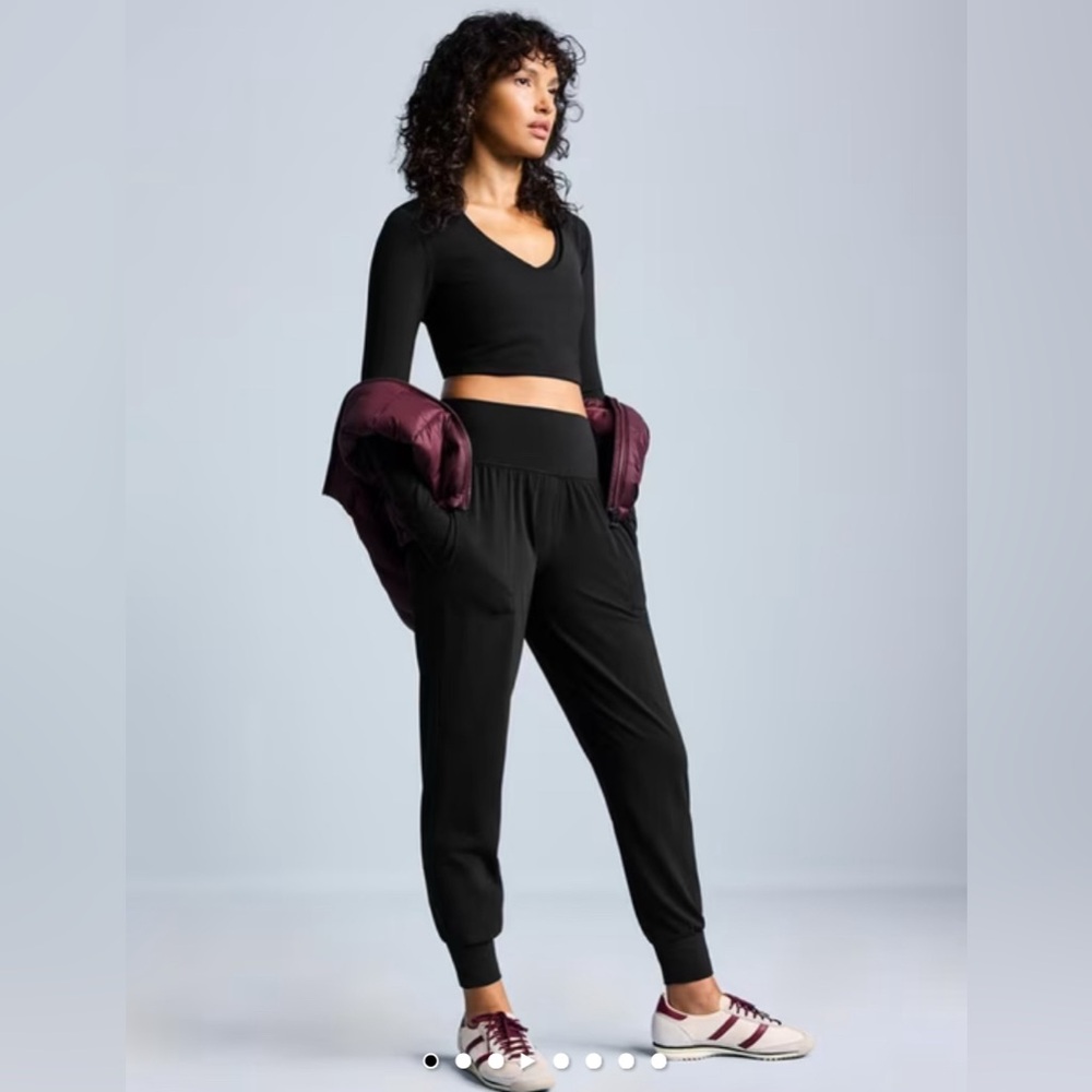 Athleta Salutation Black Jogger Pants